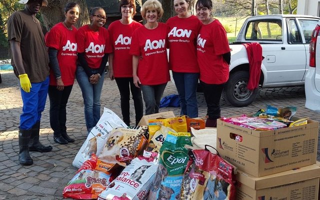 Aon colleagues at the Cape Town branch spent their “Global Service Day” at the DARG Animal Rescue where they donated food and animal toys to the cats and dogs in need of adoption.